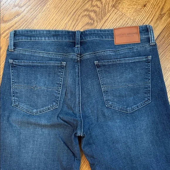 Lucky Brand Sweet Straight Jeans Dark Wash Size 10 / 30 Regular - Picture 5 of 8